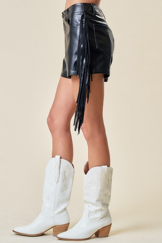WILD SEAM | FRINGE SHORTS